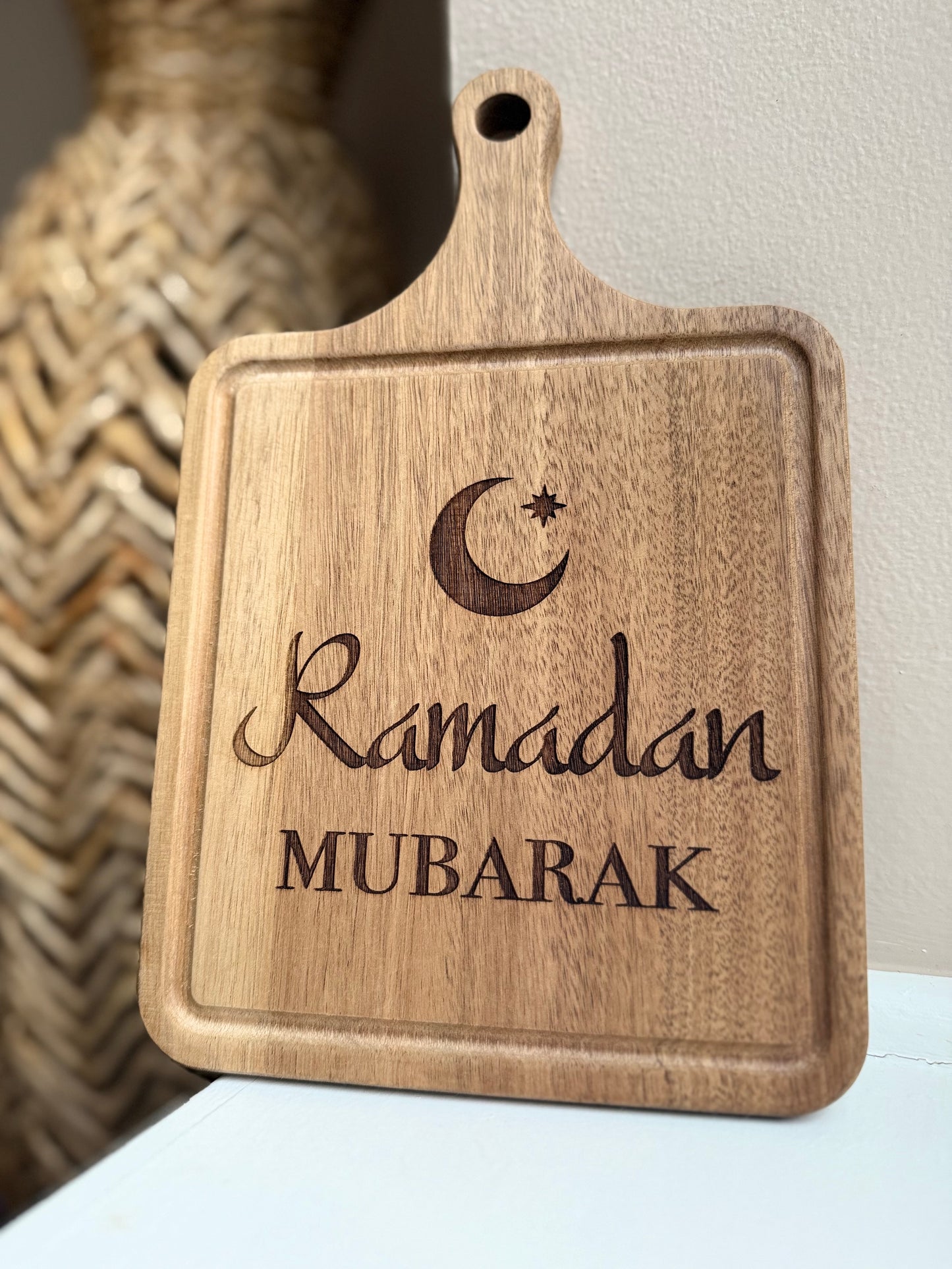 Ramadan Mubarak Engraved Cutting Board | Ramadan | Eid Table Decor -Islamic decor - Eid gift ramadan gift